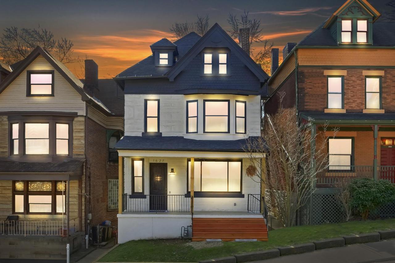 Newly Renovated Victorian Gem Perfect Space For Family Vacations! Pittsburgh Eksteriør billede