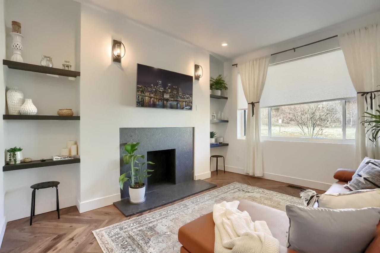 Newly Renovated Victorian Gem Perfect Space For Family Vacations! Pittsburgh Eksteriør billede