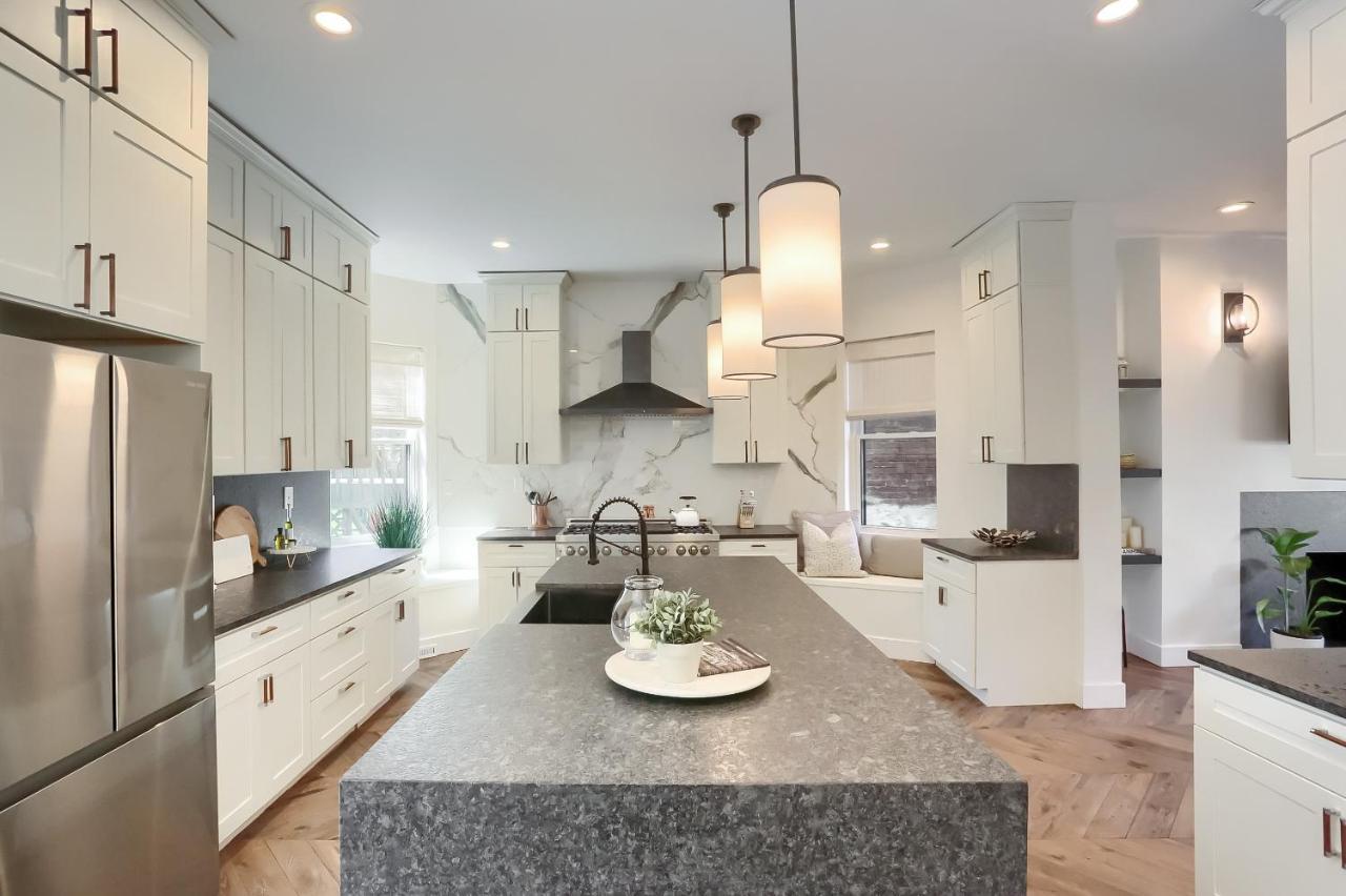 Newly Renovated Victorian Gem Perfect Space For Family Vacations! Pittsburgh Eksteriør billede