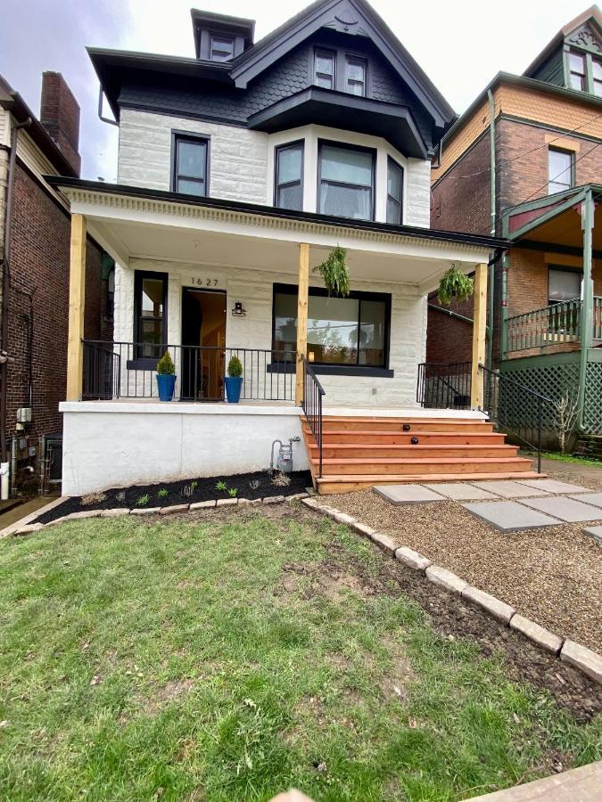 Newly Renovated Victorian Gem Perfect Space For Family Vacations! Pittsburgh Eksteriør billede