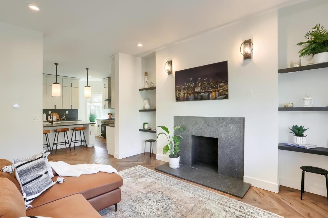 Newly Renovated Victorian Gem Perfect Space For Family Vacations! Pittsburgh Eksteriør billede
