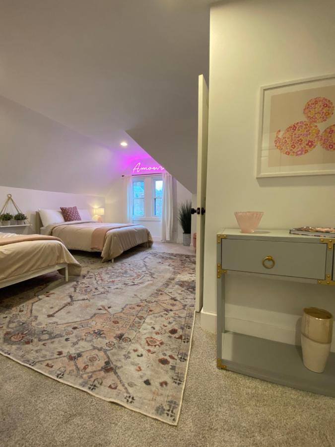 Newly Renovated Victorian Gem Perfect Space For Family Vacations! Pittsburgh Eksteriør billede
